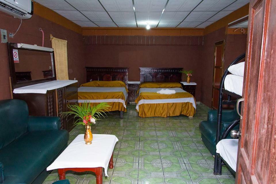 Hotel Leones Marinos 산 미구엘 외부 사진